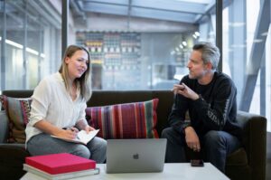 Bewerbung mit KI schreiben: Zwischen Effizienz und Authentizitätsverlust Bewerbung mit KI schreiben